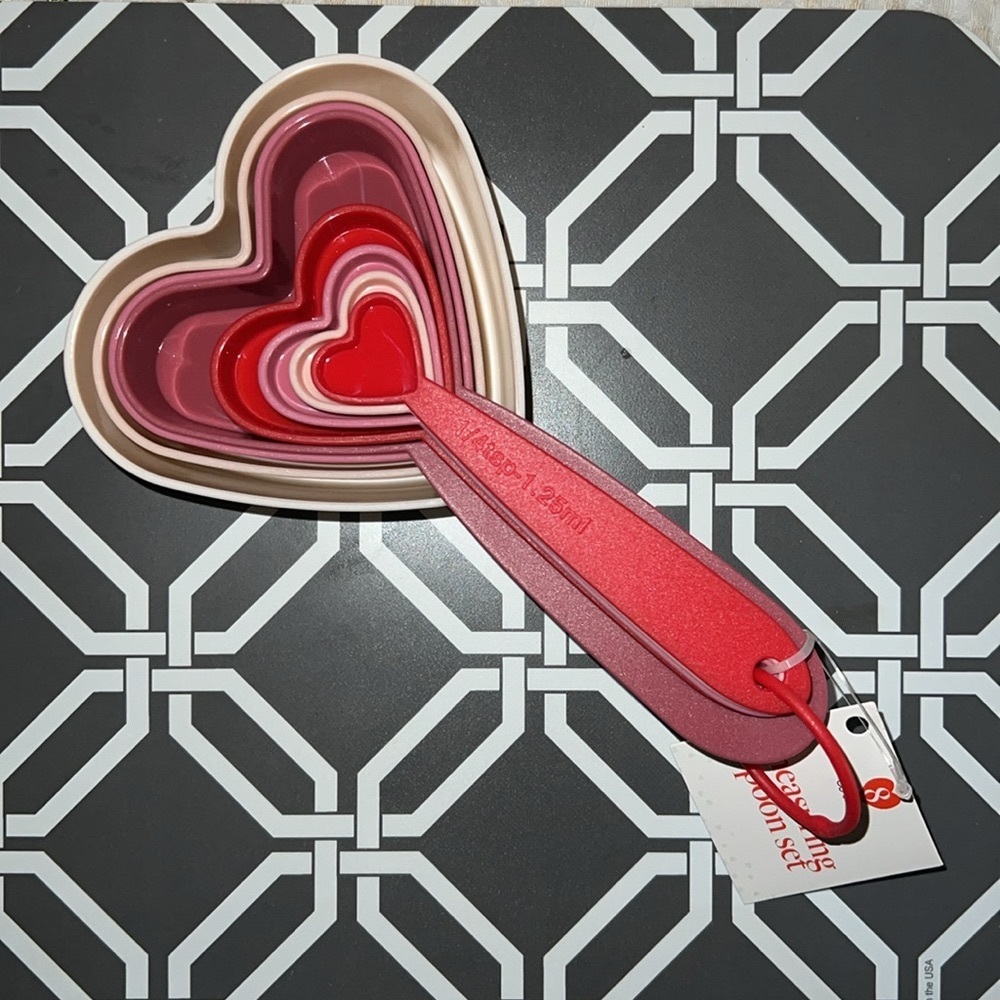 Heart measuring spoons